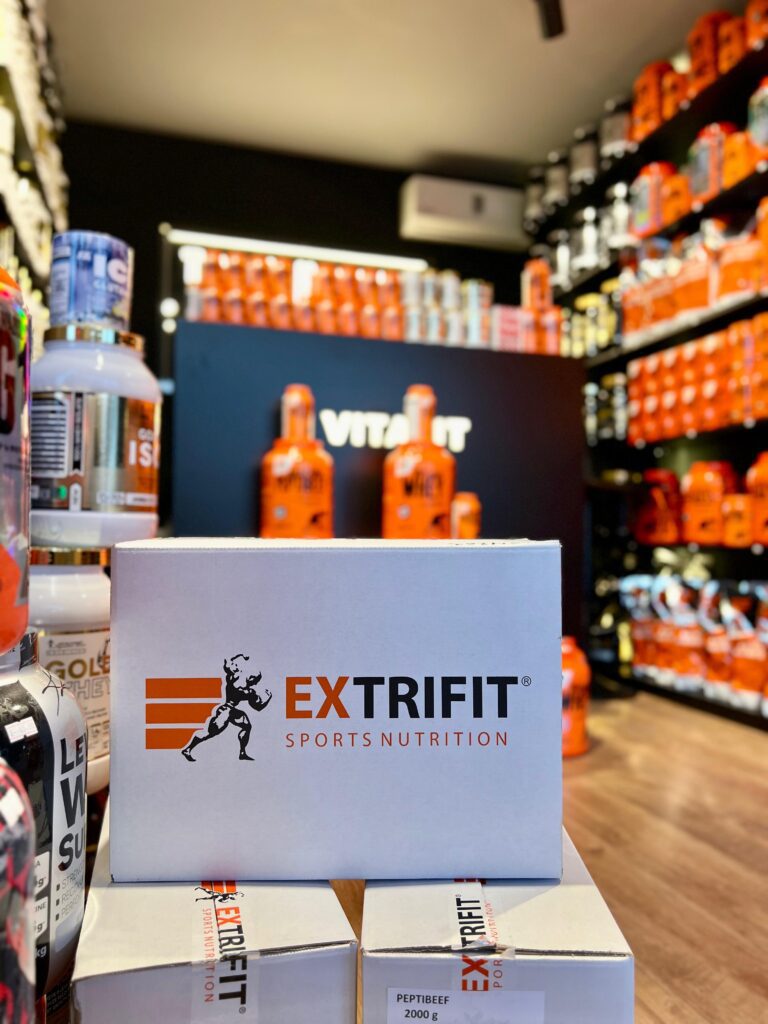 Shtesa Ushqimore - Nëse jeni të apasionuar pas fitnesit dhe sporteve, atëherë kemi një lajm të shkëlqyer për ju! Vitafit, lideri i suplementeve ushqimore në Kosovë, sjell ekskluzivisht për ju EXTRIFIT
