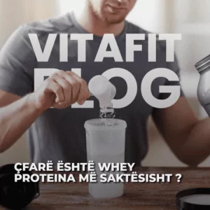 Çfarë është Whey? Nëse po kërkoni të rrisni muskujt, ushqimi më i rëndësishëm për t'u fokusuar është proteina. Proteina përbëhet nga aminoacide, të cilat janë blloqet ndërtuese që trupi juaj përdor për të krijuar muskuj. Pavarësisht nëse kërkoni të grumbulloni dhe të ndërtoni masë, ose të humbni yndyrë dhe të ndërtoni inde të ligët muskulore, një dietë e lartë me proteina mund t'ju ndihmojë të arrini këto qëllime. Perdorimi i proteines së hirrës është një mënyrë e shpejtë dhe e përshtatshme për të shtuar më shumë proteina në dietën tuaj. Megjithatë, kur bëhet fjalë për ndërtimin e muskujve, hulumtimet e reja tregojnë se jo të gjitha proteinat kanë efekt të njejtë. Çfarë lloj proteine është më e mira për ndërtimin e muskujve? Proteina ndihmon trupin tuaj të riparojë muskujt, të ndërtojë muskuj të rinj, të minimizojë dhimbjen dhe ju mban të ngopur më gjatë. Pluhuri i proteinave është një formë e shpejtë dhe lehtësisht e aksesueshme e proteinave që mund ta futni lehtësisht në çdo dietë. Ekzistojnë lloje të panumërta të proteinave , duke përfshirë hirrë, kazeinë, bizele, oriz, kërp etj. Megjithatë, hulumtimet e reja tregojnë se proteina më efikase për ndërtimin e forcës dhe ndërtimin e muskujve të pastër është proteina e hirrës (Whey). Çfarë e bën proteinën e hirrës (whey) kaq të shkëlqyer për ndërtimin e muskujve? Dy komponentë kyçe kur bëhet fjalë për vlerësimin e cilësisë së një proteine ​​është prania e aminoacideve dhe tretshmëria. Me fjalë të tjera, a ka blloqet e duhura ndërtuese që i nevojiten trupit tuaj për të ndërtuar muskuj dhe sa lehtë mund t'i qaset trupi juaj këto blloqe ndërtimi? Një studim i të ushqyerit dhe metabolizmit mati nivelin e leucinës në lloje të ndryshme të pluhurit proteinik. Sipas Shape Magazine, leucina është vërtetuar të jetë shumë efektive në rritjen e muskujve. I njëjti studim bëri gjithashtu një përmbledhje se si proteinat e ndryshme ndikuan në masën e dobët të muskujve. Whey ishte fituesi i qartë për ndërtimin e masës muskulore, sepse përmban përqendrimin më të lartë të aminoacideve të rëndësishme (si leucina) dhe është e lehtë për t'u tretur. Rezultatet e këtij studimi vlejnë jo vetëm për ata që bëjnë sasi të mëdha stërvitjeje me forcë dhe rezistencë, por edhe për ata që nuk e bëjnë këtë. Burimet me cilësi të lartë të proteinave mund të ndihmojnë këdo që të ndërtojë masë të pastër muskulore,ndërsa ata që ushtrojnë dhe ngrisin pesha shohin rezultate më të mira dhe më të shpejta. A është Proteina Whey një zgjedhje e mirë për të ndërtuar muskuj? Whey Proteinat janë bërë duke përdorur hirrë me cilësi të lartë dhe kanë shije të shkëlqyer. Kjo do të thotë se whey është lehtësisht i tretshëm dhe përmban sasi të lartë të aminoacideve më të rëndësishme për ndërtimin e muskujve. Kjo do të thotë që ju do të merrni më shumë sasi për çdo lugë, e cila përmban hirrë të cilësisë së lartë pa mbushës ose aditivë të pashëndetshëm. Dhe me një shumëllojshmëri shijesh për të zgjedhur!